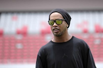 Ronaldinho dictará en Colombia charlas a niños y jugará un partido de exhibición Ronaldinho dictará en Colombia charlas a niños y jugará un partido de exhibición
