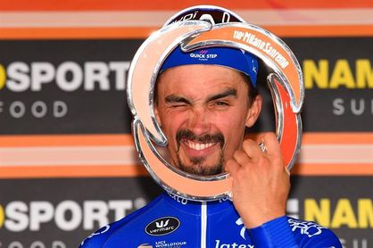 Alaphilippe se corona al esprint en la Milán-San Remo, con Valverde séptimo Alaphilippe se corona al esprint en la Milán-San Remo, con Valverde séptimo
