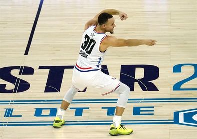 121-114. Curry regresa y da victoria a Warriors, que recuperan liderato 121-114. Curry regresa y da victoria a Warriors, que recuperan liderato