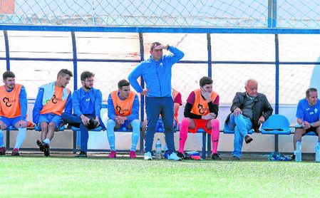 En la imagen, Manuel Luque, entrenador del Castilleja. En la imagen, Manuel Luque, entrenador del Castilleja.