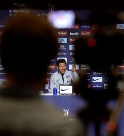 Simeone: "Quiero que Diego Costa se quede, confío a muerte en él" Simeone: "Quiero que Diego Costa se quede, confío a muerte en él"