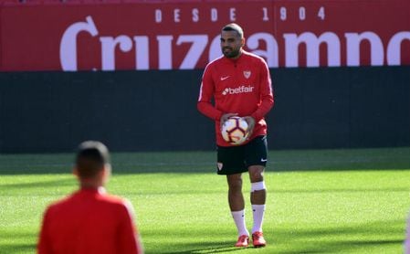 Mercado con posibilidades de continuar en el Sevilla. Mercado con posibilidades de continuar en el Sevilla.