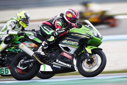 Manuel González refuerza su liderato en Assen Manuel González refuerza su liderato en Assen