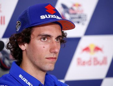 Alex Rins logra su primera victoria en MotoGP Alex Rins logra su primera victoria en MotoGP