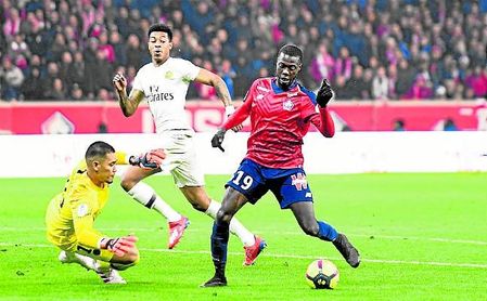 Nicolas Pépé acumula 20 dianas con el Lille. Nicolas Pépé acumula 20 dianas con el Lille.