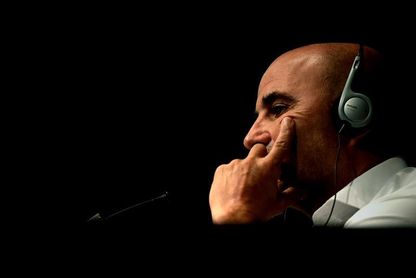 Santos asegura que Sampaoli no dejará el club porque le robaron la bicicleta Santos asegura que Sampaoli no dejará el club porque le robaron la bicicleta