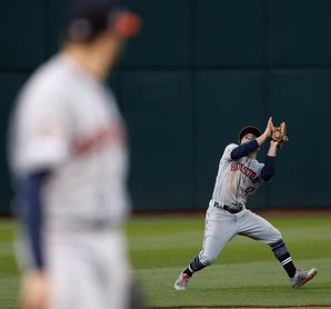 7-2. Altuve vuelve a jonronear y los Astros a ganar 7-2. Altuve vuelve a jonronear y los Astros a ganar