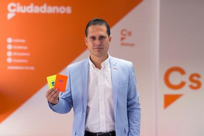 El árbitro que expulsó a Mourinho se presenta a diputado en España El árbitro que expulsó a Mourinho se presenta a diputado en España