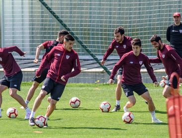 De Marcos no se recupera y es baja ante el Real Madrid De Marcos no se recupera y es baja ante el Real Madrid