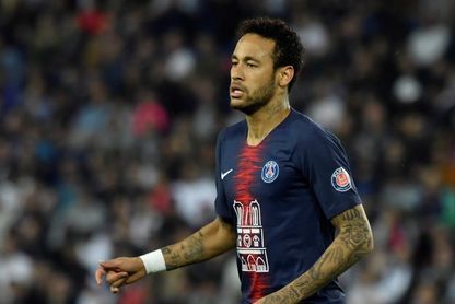 Neymar reaparece con el París Saint Germain tres meses después Neymar reaparece con el París Saint Germain tres meses después
