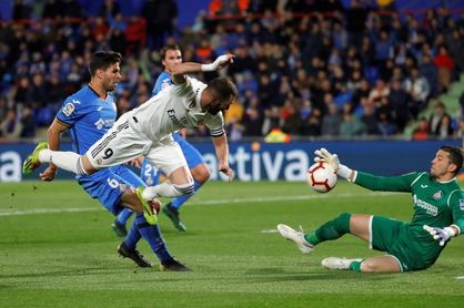 Benzema perdona en la primera parte (0-0) Benzema perdona en la primera parte (0-0)