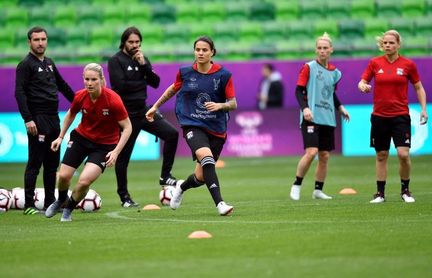 El entrenador de Olympique dice que el Barca es fuerte pero que ganara su equipo El entrenador de Olympique dice que el Barca es fuerte pero que ganara su equipo