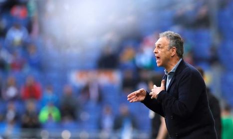 Caparrós asegura que tenían "muy claro" que seguiría pero no de entrenador Caparrós asegura que tenían "muy claro" que seguiría pero no de entrenador