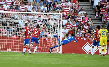 1-1: Aketxe agua la fiesta del Granada al evitar su ascenso matemático 1-1: Aketxe agua la fiesta del Granada al evitar su ascenso matemático