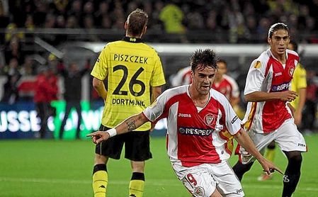 Cigarini firmó el 0-1 del Sevilla de Manzano en Dortmund. Cigarini firmó el 0-1 del Sevilla de Manzano en Dortmund.