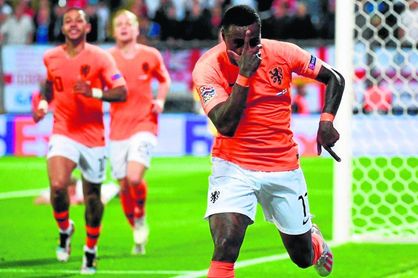 El Ajax quiere a Promes como abanderado del nuevo proyecto El Ajax quiere a Promes como abanderado del nuevo proyecto