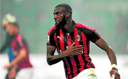 El francomarfileño Tiemoué Bakayoko busca continuidad, en el Chelsea o en otro equipo. El francomarfileño Tiemoué Bakayoko busca continuidad, en el Chelsea o en otro equipo.
