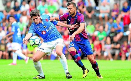 El Sevilla FC le ofrece al centrocampista gerundense cuatro años más otro opcional. El Sevilla FC le ofrece al centrocampista gerundense cuatro años más otro opcional.