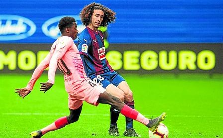 Cucurella saldrá este verano y el Sevilla FC es uno de los clubes interesados. Cucurella saldrá este verano y el Sevilla FC es uno de los clubes interesados.