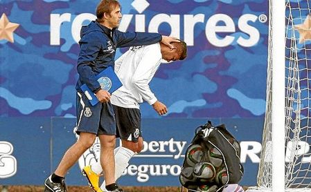 Lopetegui organiza sus equipos bajo un 4-3-3, con un pivote más posicional, como Casemiro en el Oporto y el Madrid, y dos interiores. Lopetegui organiza sus equipos bajo un 4-3-3, con un pivote más posicional, como Casemiro en el Oporto y el Madrid, y dos interiores.