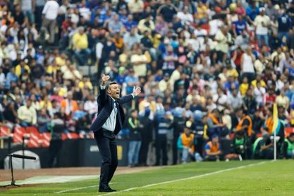 Caixinha tiene definida su plantilla con Cruz Azul pero no cierra fichajes Caixinha tiene definida su plantilla con Cruz Azul pero no cierra fichajes