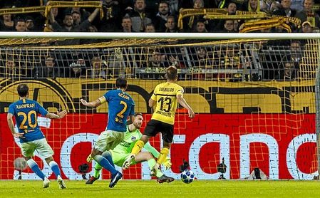Guerreiro, batiendo a Oblak en un Dormund-Atlético de Champions. Guerreiro, batiendo a Oblak en un Dormund-Atlético de Champions.
