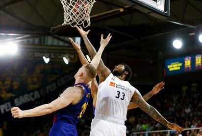 78-77. El Barça Lassa resiste y mantiene viva la final 78-77. El Barça Lassa resiste y mantiene viva la final