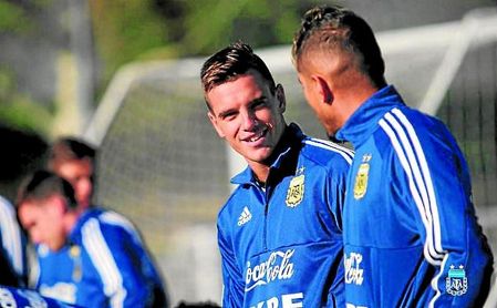 Lo Celso cuenta con el interés de varios equipos, pero el Tottenham es el que más lo ha demostrado. Lo Celso cuenta con el interés de varios equipos, pero el Tottenham es el que más lo ha demostrado.