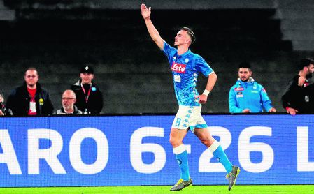 Fabián ha completado una gran temporada en el Nápoles. Fabián ha completado una gran temporada en el Nápoles.