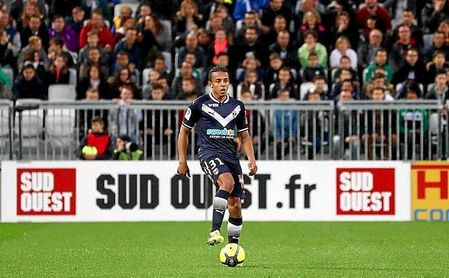 Koundé es quien suele sacar el balón jugado desde atrás en el Girondins. Koundé es quien suele sacar el balón jugado desde atrás en el Girondins.