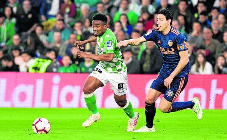 Kaptoum, con el Betis. Kaptoum, con el Betis.