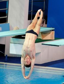 Adrían Abadía y Nicolás García, fuera de la final de trampolín de un metro Adrían Abadía y Nicolás García, fuera de la final de trampolín de un metro