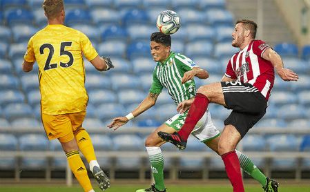 El Betis de Rubi se estrenó con derrota. El Betis de Rubi se estrenó con derrota.