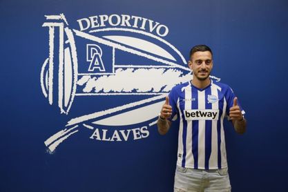 Joselu: "Puedo transmitir mucha experiencia a mis compañeros" Joselu: "Puedo transmitir mucha experiencia a mis compañeros"