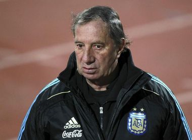 Carlos Bilardo está internado en terapia intensiva con pronóstico reservado Carlos Bilardo está internado en terapia intensiva con pronóstico reservado