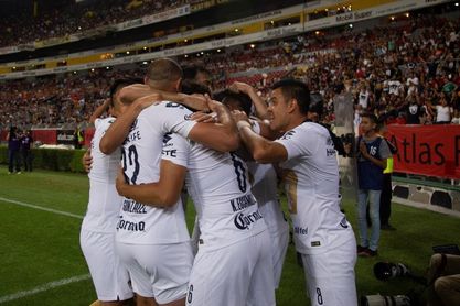 Los Pumas de Michel vencen 0-2 al San Luis y le estropean el debut en Primera Los Pumas de Michel vencen 0-2 al San Luis y le estropean el debut en Primera