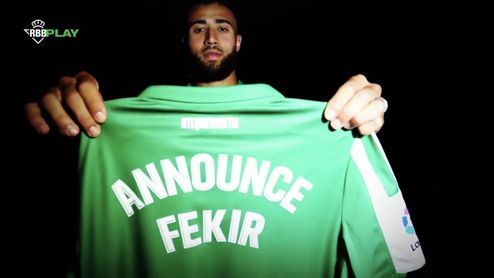 Así ha anunciado el Betis su fichaje estrella. Así ha anunciado el Betis su fichaje estrella.