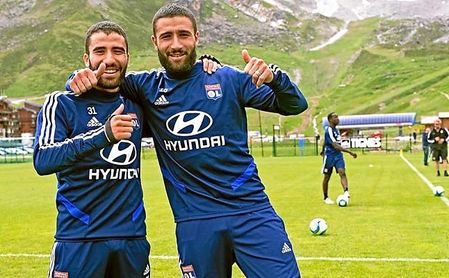 Yassin y Nabil, durante la etapa de ambos en el Lyon. Yassin y Nabil, durante la etapa de ambos en el Lyon.