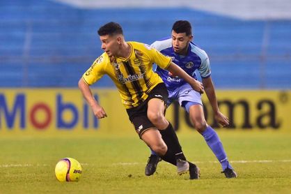 Olimpia y Marathón lideran en Honduras y Real España los escolta a dos puntos Olimpia y Marathón lideran en Honduras y Real España los escolta a dos puntos
