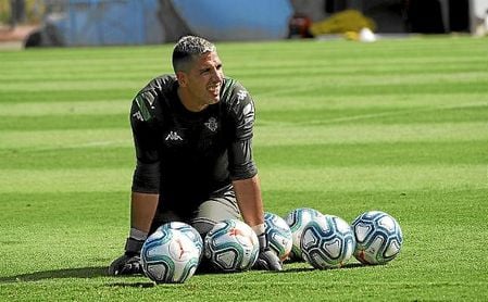 Joel Robles, en un entrenamiento esta pretemporada. Joel Robles, en un entrenamiento esta pretemporada.