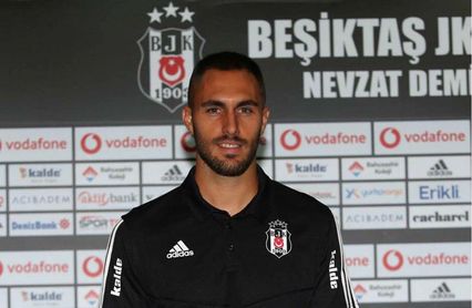 El Villarreal traspasa a Víctor Ruiz al Besiktas turco El Villarreal traspasa a Víctor Ruiz al Besiktas turco