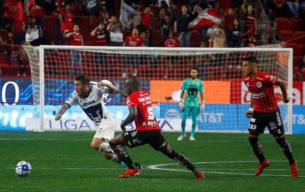 El brasileño Sanvezzo le da triunfo al Tijuana sobre los Pumas de Michel El brasileño Sanvezzo le da triunfo al Tijuana sobre los Pumas de Michel