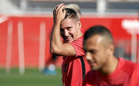 Wöber dejará más de 10 millones en las arcas del Sevilla FC. Wöber dejará más de 10 millones en las arcas del Sevilla FC.