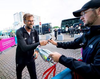 Klopp: "Espero que los aficionados creen ambiente, porque necesitamos ayuda" Klopp: "Espero que los aficionados creen ambiente, porque necesitamos ayuda"