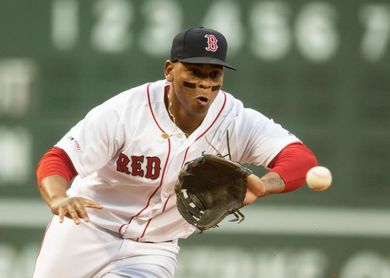 Alex Cora da todo su apoyo a Devers y le responde como una gran estrella Alex Cora da todo su apoyo a Devers y le responde como una gran estrella