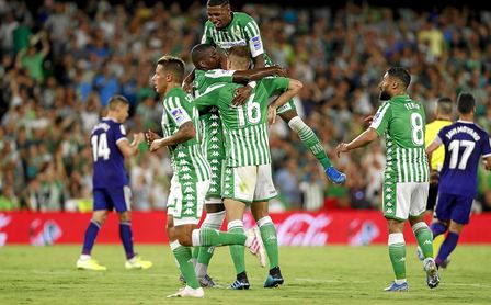 El primer tanto del Betis se suele cantar en castellano El primer tanto del Betis se suele cantar en castellano