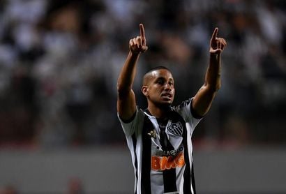 2-1. El Mineiro remonta y toma ventaja por un cupo en las semifinales de la Sudamericana 2-1. El Mineiro remonta y toma ventaja por un cupo en las semifinales de la Sudamericana