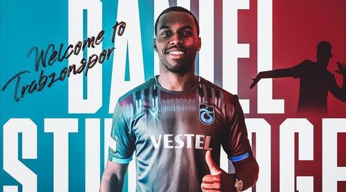 El delantero estaba libre, tras terminar contrato con el Liverpool FC. El delantero estaba libre, tras terminar contrato con el Liverpool FC.