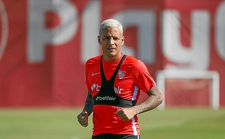 Arana podría recalar en la Serie A. Arana podría recalar en la Serie A.