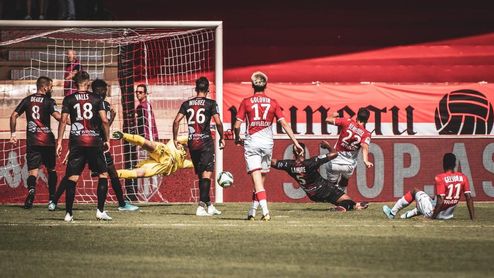 Ben Yedder, como suele ser habitual, anduvo listo para estrena su casillero de goles. Ben Yedder, como suele ser habitual, anduvo listo para estrena su casillero de goles.